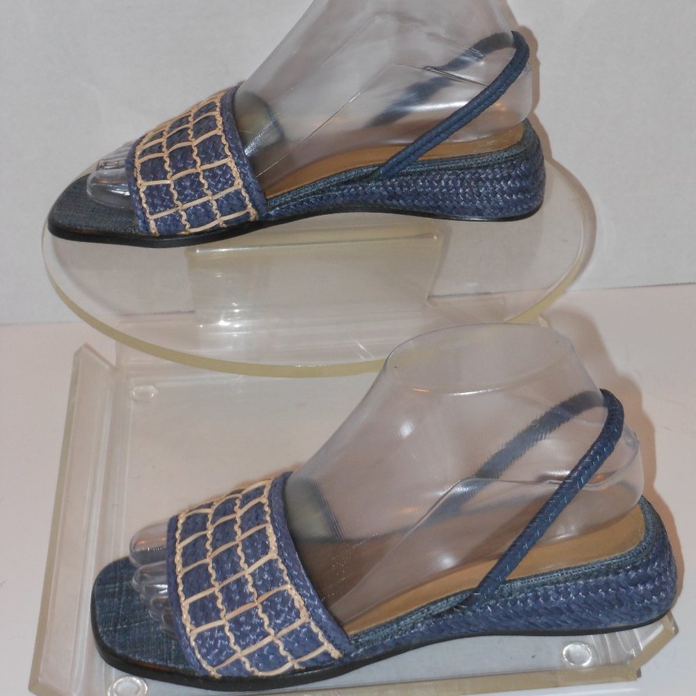 BATA MULTI-COLOR SANDALS SIZE 37 OR (US SIZE 6.5)